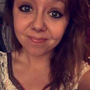 Meet your Posher, Abbie